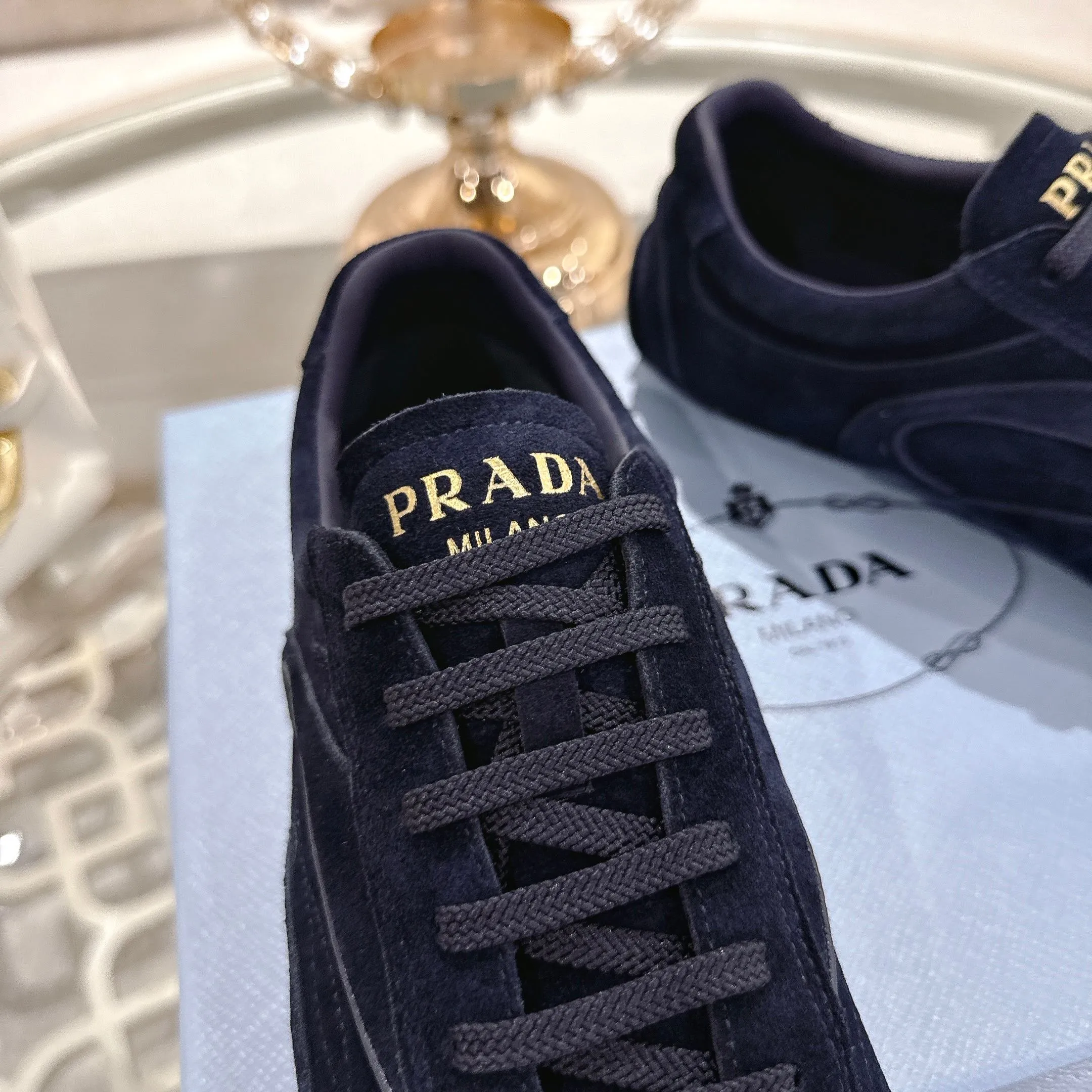 P600. PRADA for couples, casual shoes for couples, originally developed 1:1, made of high-mercerized cowhide, silk sheepskin lining, rubber outsole, comfortable and soft on the feet, size for women: 35 to 41. Male 38 to 45